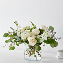 Load image into Gallery viewer, Fresh Linen Bouquet
